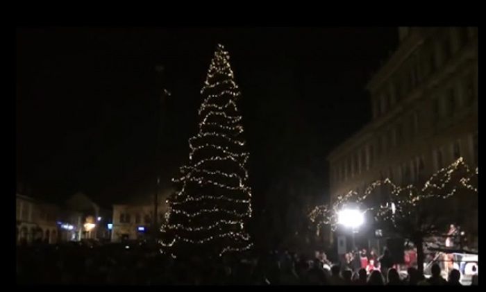 27.11.2016 - Rozsvícení velkého vánočního stromu - Přelouč
